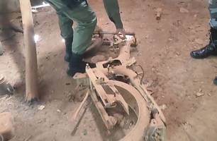Policia desarticula casa abandonada utilizada para desmanche de motos em Nazária (Foto: Repórter 12/Conecta Piauí) Policia desarticula casa abandonada utilizada para desmanche de motos em Nazária (Foto: Repórter 12/Conecta Piauí)