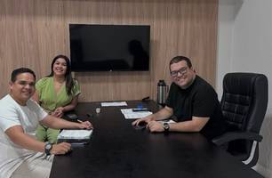 Prefeito Saulo Trajano discute novos projetos com Secretaria de Juventude (Foto: Conecta Piauí) Prefeito Saulo Trajano discute novos projetos com Secretaria de Juventude (Foto: Conecta Piauí)