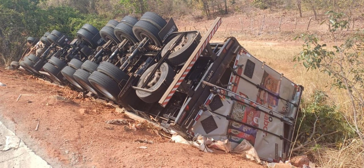 PRF prende condutor por embriaguez ao volante após acidente na BR-135 em Corrente