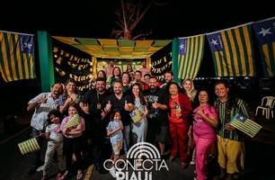 Secretário Marcelo Nolleto com o elenco da campanha (Foto: Reprodução) Secretário Marcelo Nolleto com o elenco da campanha (Foto: Reprodução)